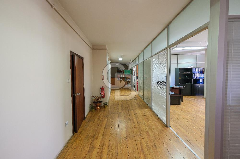 BAHRİYE CADDESİ ÜZERİNDE 700 m2 KOMPLE SATILIK TİCARİ BİNA