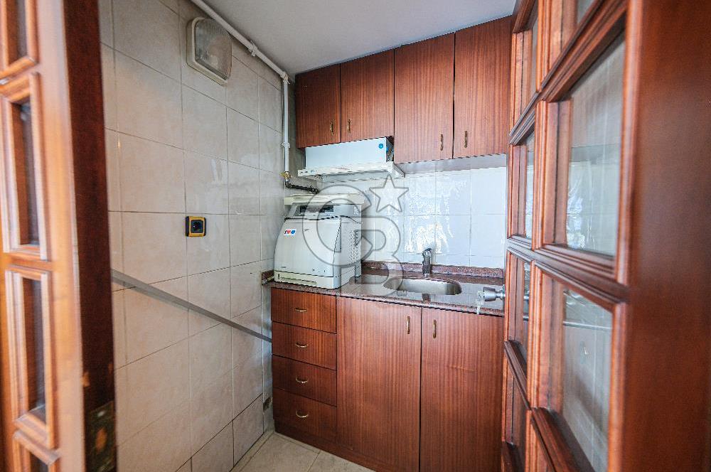BAHRİYE CADDESİ ÜZERİNDE 700 m2 KOMPLE SATILIK TİCARİ BİNA