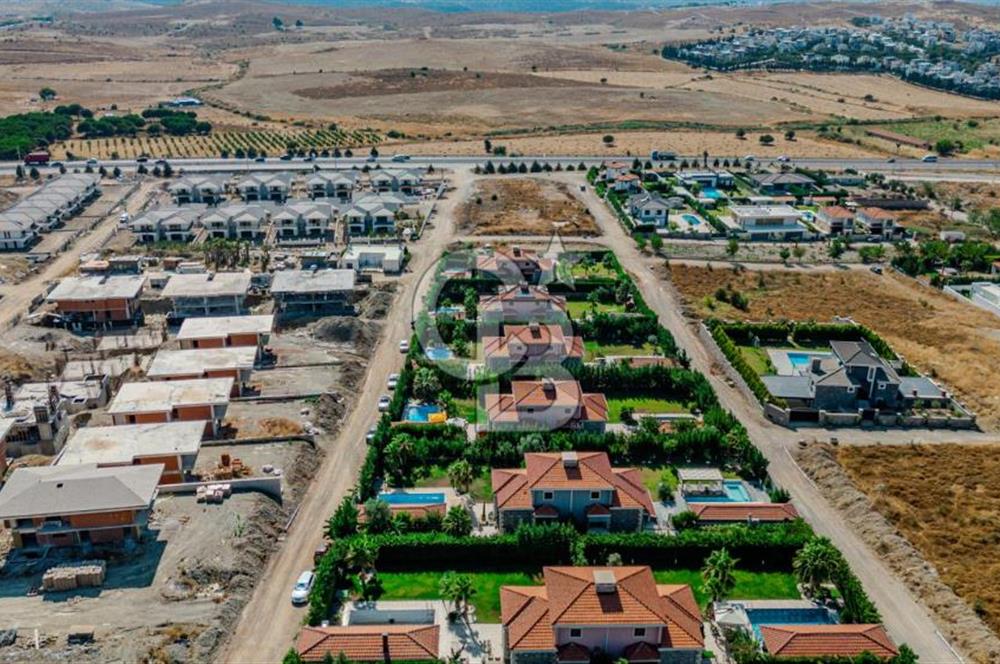 SEFERİHİSAR'IN EN PRESTİJLİ BÖLGESİNDE MÜSTAKİL HAVUZLU VİLLA 