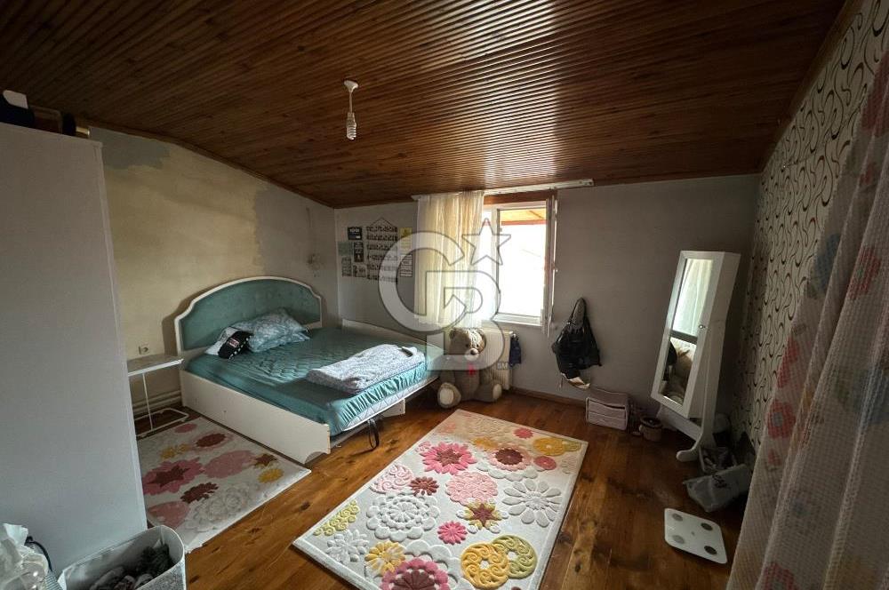 ERDOĞDUDA SATILIK 2+1 ÇATI KATI FIRSAT DAİRE