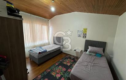ERDOĞDUDA SATILIK 2+1 ÇATI KATI FIRSAT DAİRE