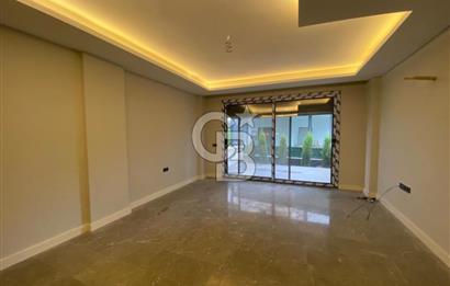 Camikebir'de Villa ve Siteler Bölgesinde 3+1 Köşe Villa