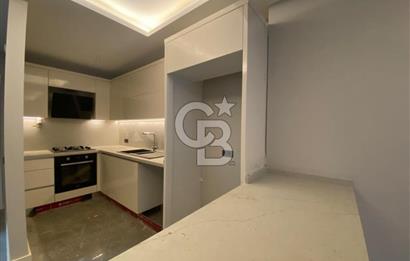 Camikebir'de Villa ve Siteler Bölgesinde 3+1 Köşe Villa