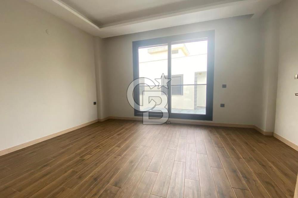 Camikebir'de Villa ve Siteler Bölgesinde 3+1 Köşe Villa