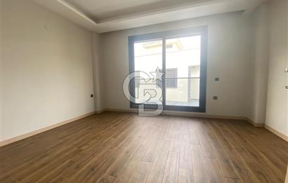 Camikebir'de Villa ve Siteler Bölgesinde 3+1 Köşe Villa