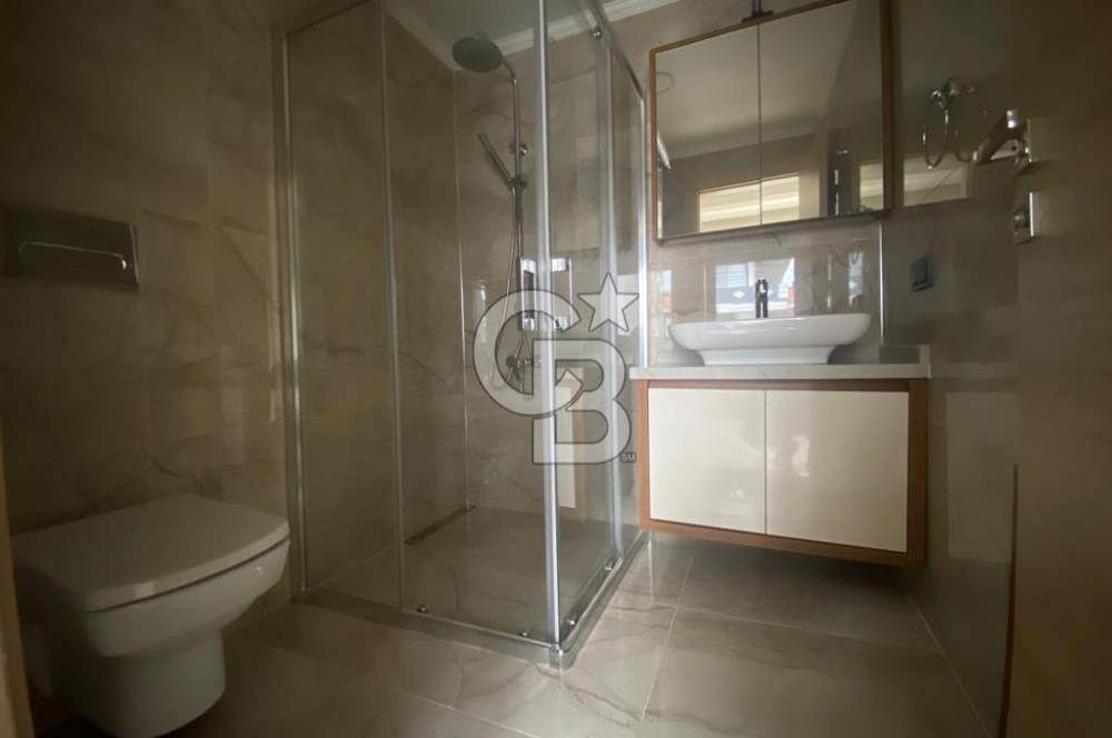 Camikebir'de Villa ve Siteler Bölgesinde 3+1 Köşe Villa