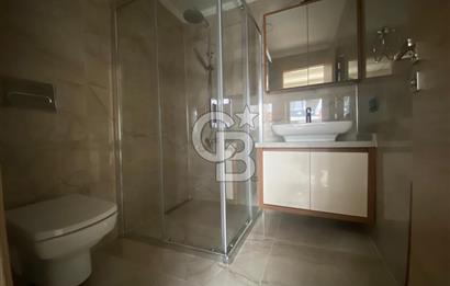 Camikebir'de Villa ve Siteler Bölgesinde 3+1 Köşe Villa