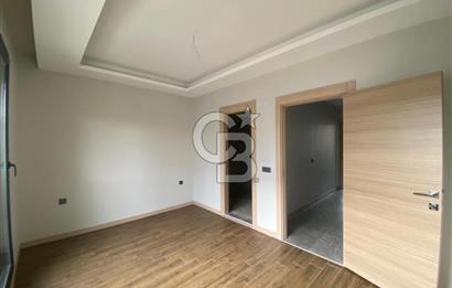 Camikebir'de Villa ve Siteler Bölgesinde 3+1 Köşe Villa