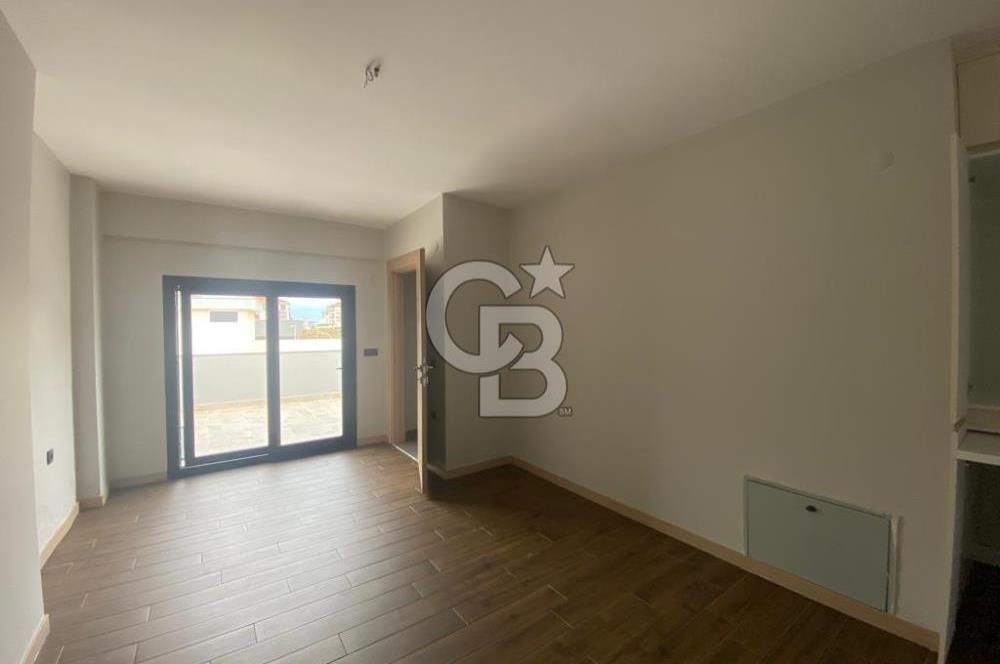 Camikebir'de Villa ve Siteler Bölgesinde 3+1 Köşe Villa