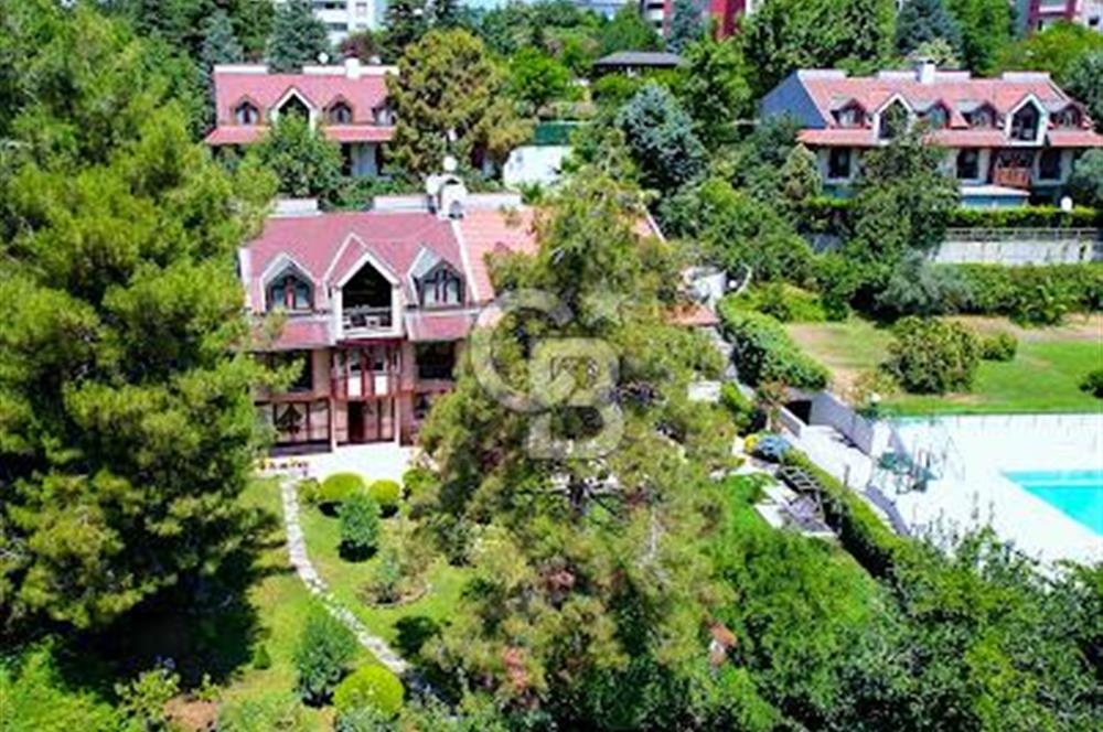 Bahçeşehir Şelale Villaların'da Satılık 5+2 villa