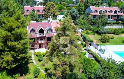 Bahçeşehir Şelale Villaların'da Satılık 5+2 villa