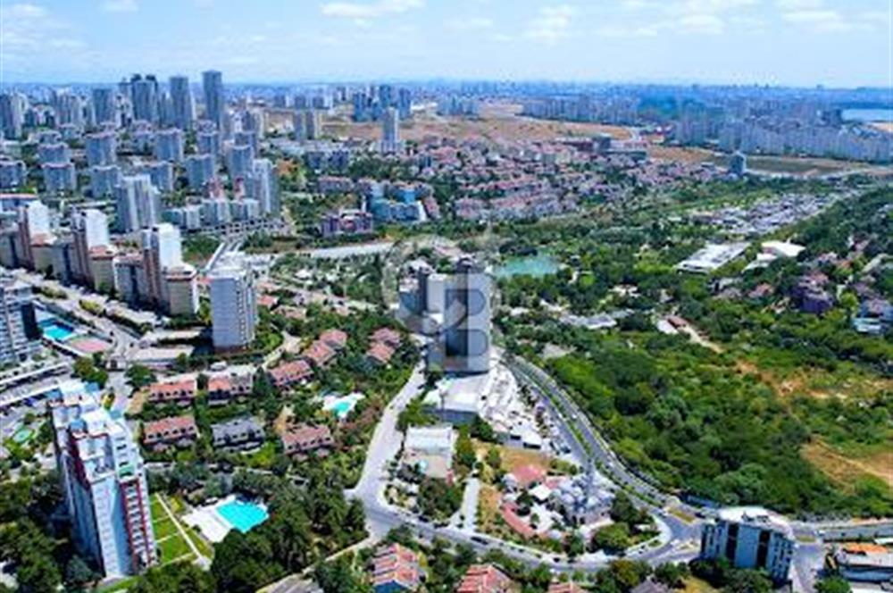 Bahçeşehir Şelale Villaların'da Satılık 5+2 villa