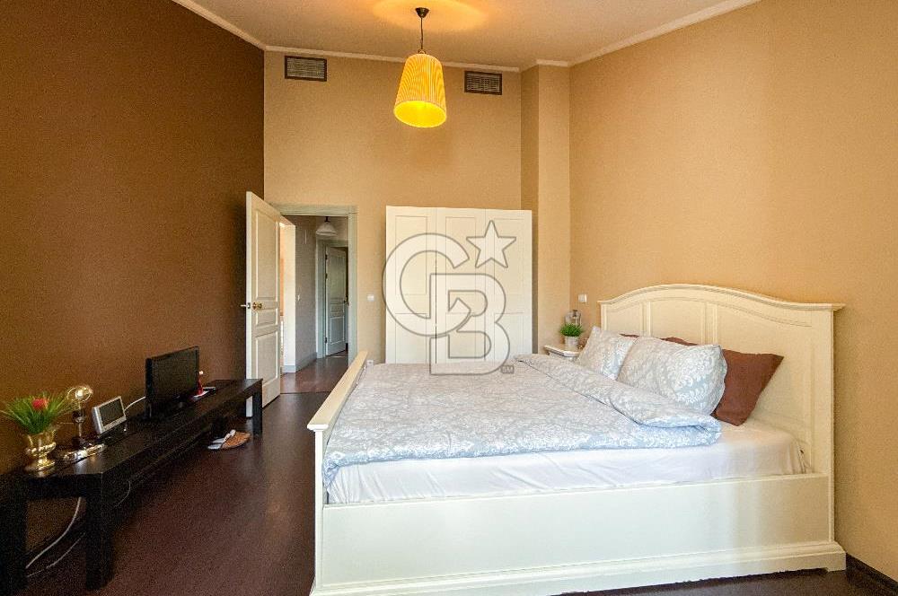 Bahçeşehir Şelale Villaların'da Satılık 5+2 villa