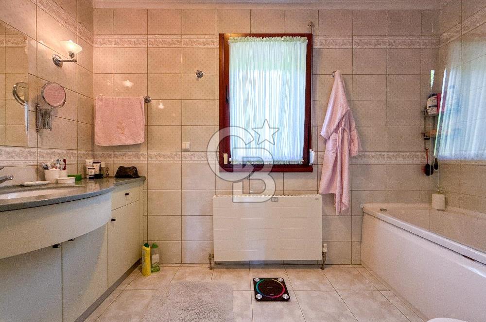 Bahçeşehir Şelale Villaların'da Satılık 5+2 villa