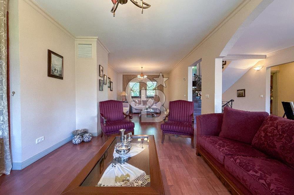 Bahçeşehir Şelale Villaların'da Satılık 5+2 villa