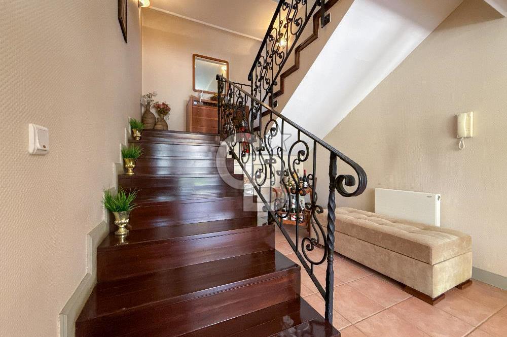 Bahçeşehir Şelale Villaların'da Satılık 5+2 villa