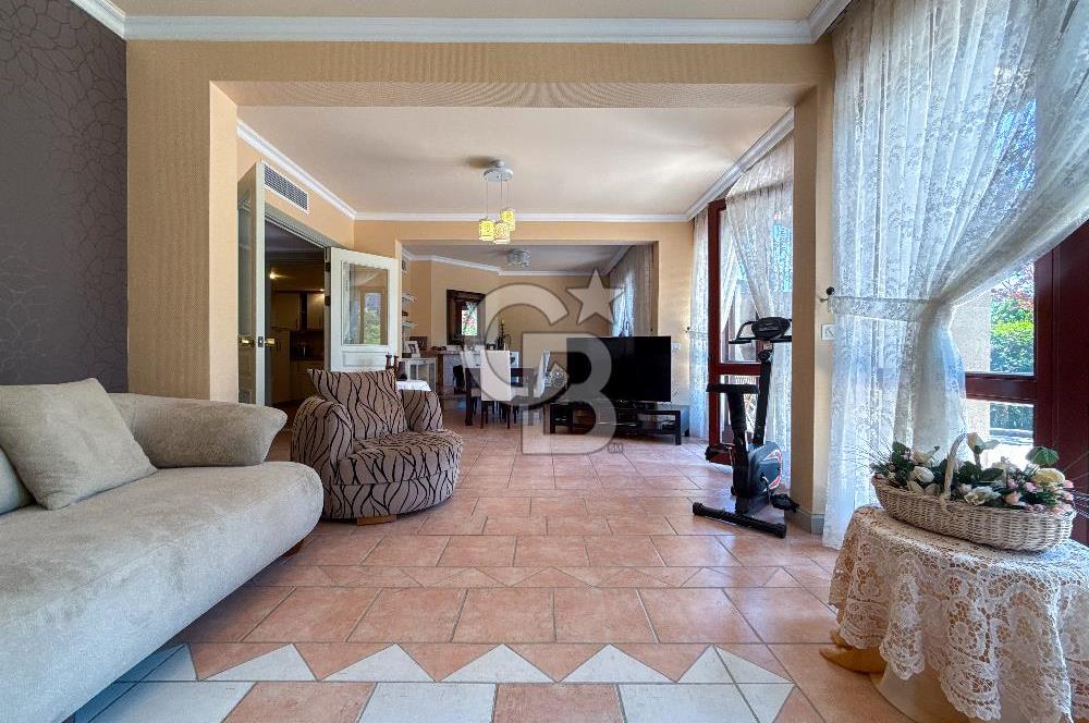Bahçeşehir Şelale Villaların'da Satılık 5+2 villa