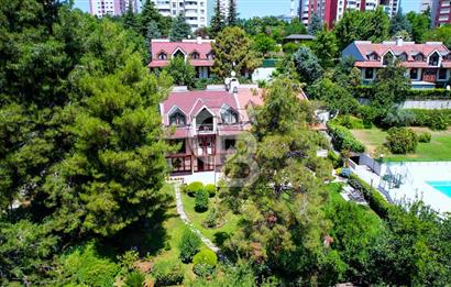Bahçeşehir Şelale Villaların'da Satılık 5+2 villa
