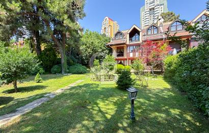 Bahçeşehir Şelale Villaların'da Satılık 5+2 villa