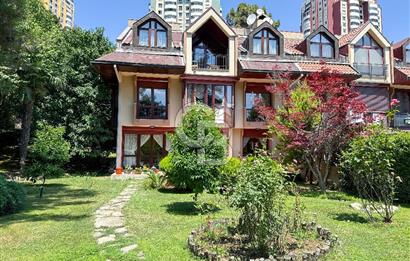 Bahçeşehir Şelale Villaların'da Satılık 5+2 villa