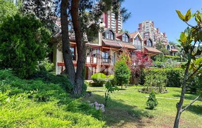 Bahçeşehir Şelale Villaların'da Satılık 5+2 villa
