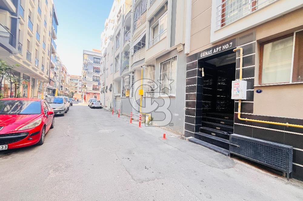 Şemikler İzban Yakını,Bakımlı,Ebeveyn Banyolu Satılık 2+1 Daire 