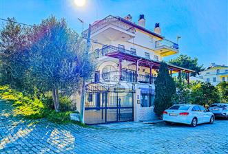 Kuşadası Karaova bölgesinde her katından deniz gören tek müstakil villa 