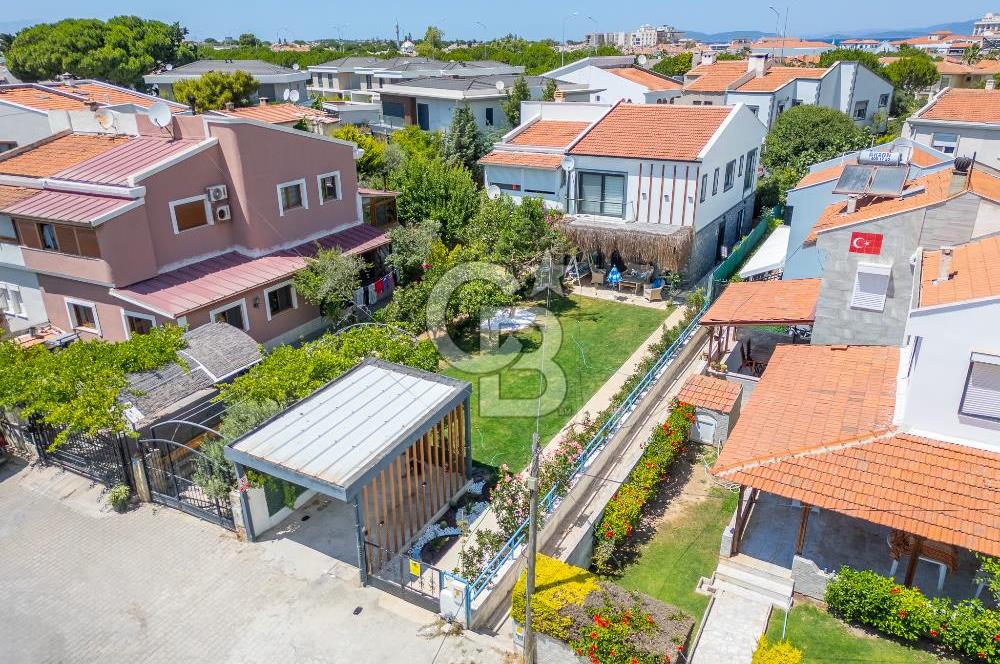Çeşme Ilıca'da Satılık 4 + 1 Dubleks Villa