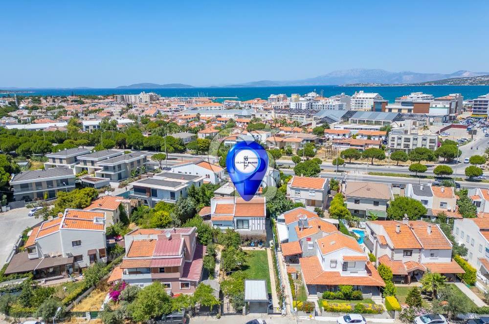 Çeşme Ilıca'da Satılık 4 + 1 Dubleks Villa