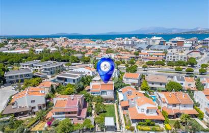 Çeşme Ilıca'da Satılık 4 + 1 Dubleks Villa
