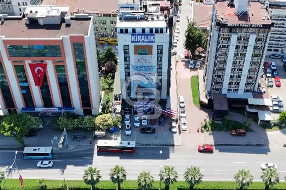 CB/PARK RUŞEN OKUL'DAN CUMHURİYET MEYDANINDA KOMPLE KİRALIK BİNA