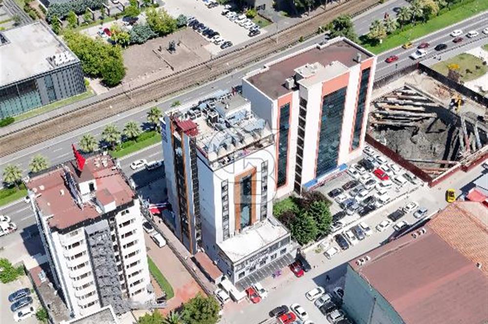 CB/PARK RUŞEN OKUL'DAN CUMHURİYET MEYDANINDA KOMPLE KİRALIK BİNA