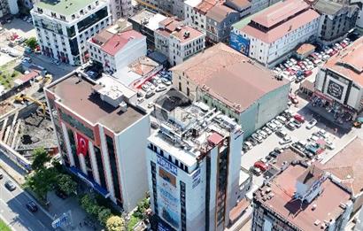CB/PARK RUŞEN OKUL'DAN CUMHURİYET MEYDANINDA KOMPLE KİRALIK BİNA