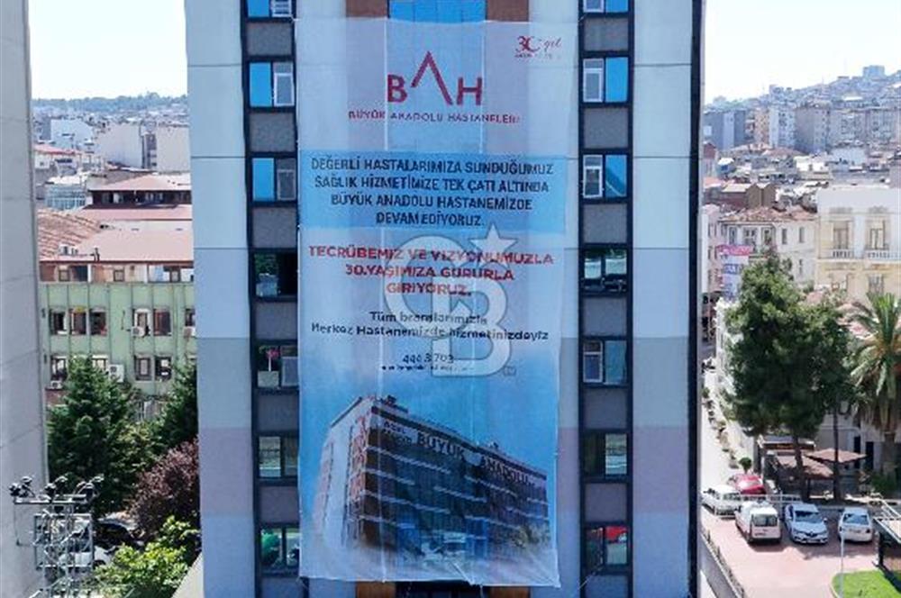 CB/PARK RUŞEN OKUL'DAN CUMHURİYET MEYDANINDA KOMPLE KİRALIK BİNA