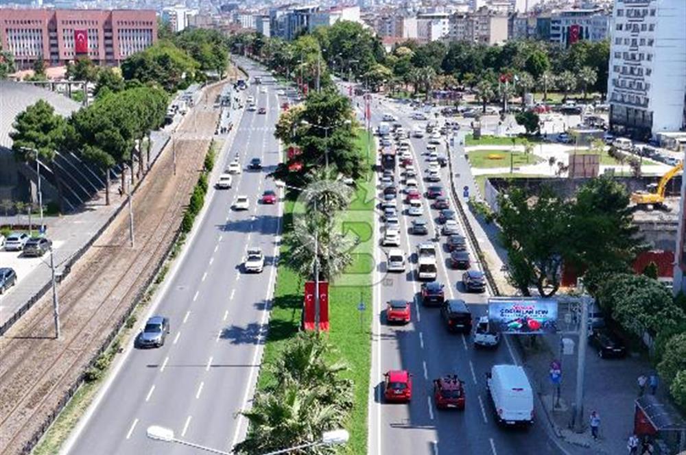 CB/PARK RUŞEN OKUL'DAN CUMHURİYET MEYDANINDA KOMPLE KİRALIK BİNA