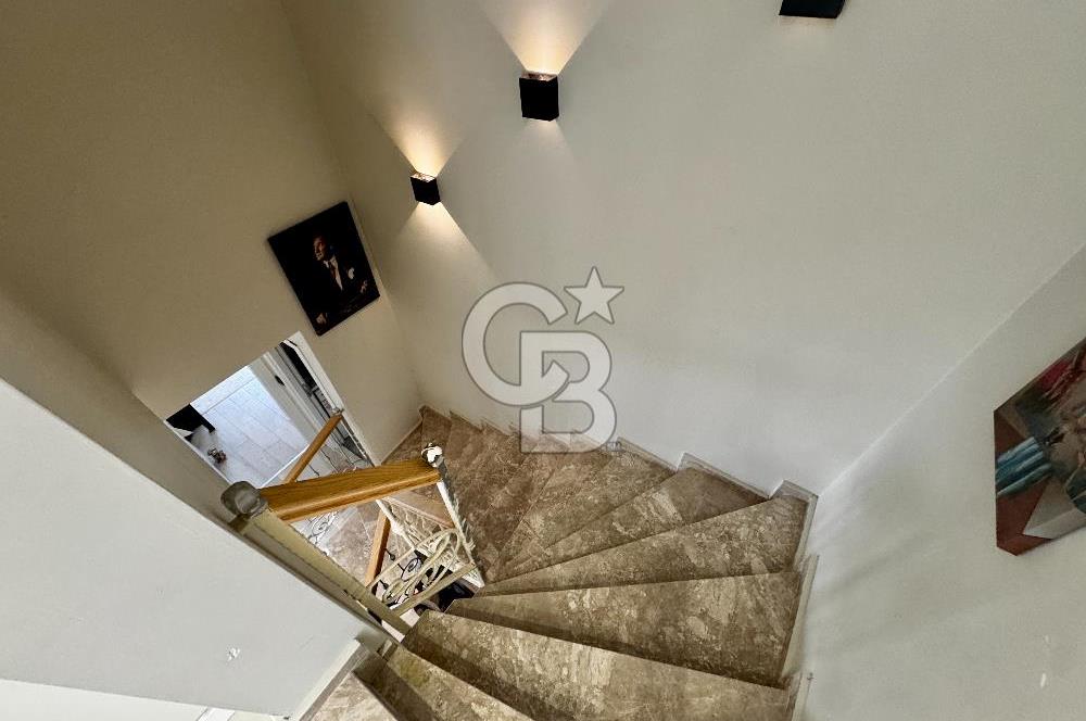 Göztepe'de Dubleks 4 + 1 Satılık Daire