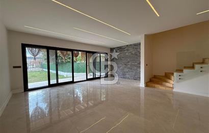 Çeşme Ilıca'da Satılık 4 + 1 Dubleks Villa