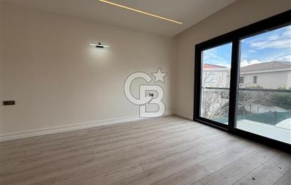 Çeşme Ilıca'da Satılık 4 + 1 Dubleks Villa
