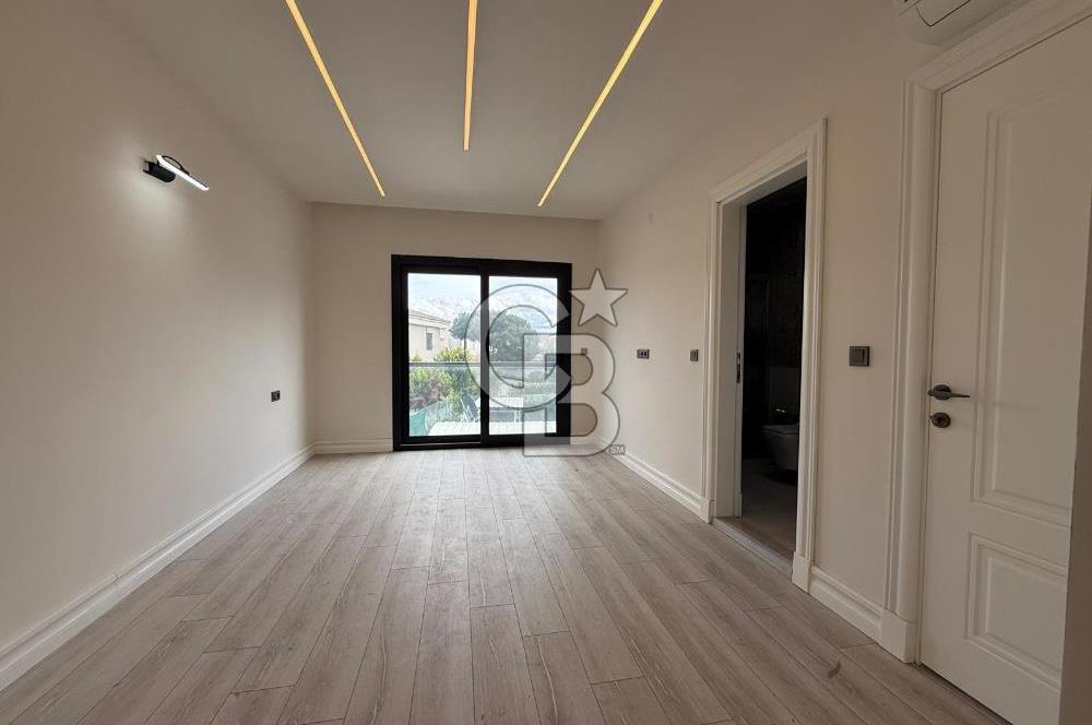 Çeşme Ilıca'da Satılık 4 + 1 Dubleks Villa