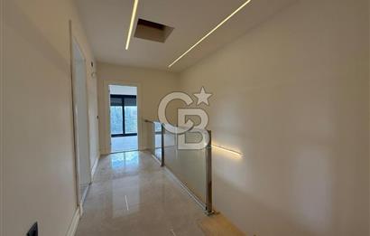 Çeşme Ilıca'da Satılık 4 + 1 Dubleks Villa