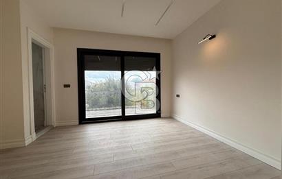 Çeşme Ilıca'da Satılık 4 + 1 Dubleks Villa
