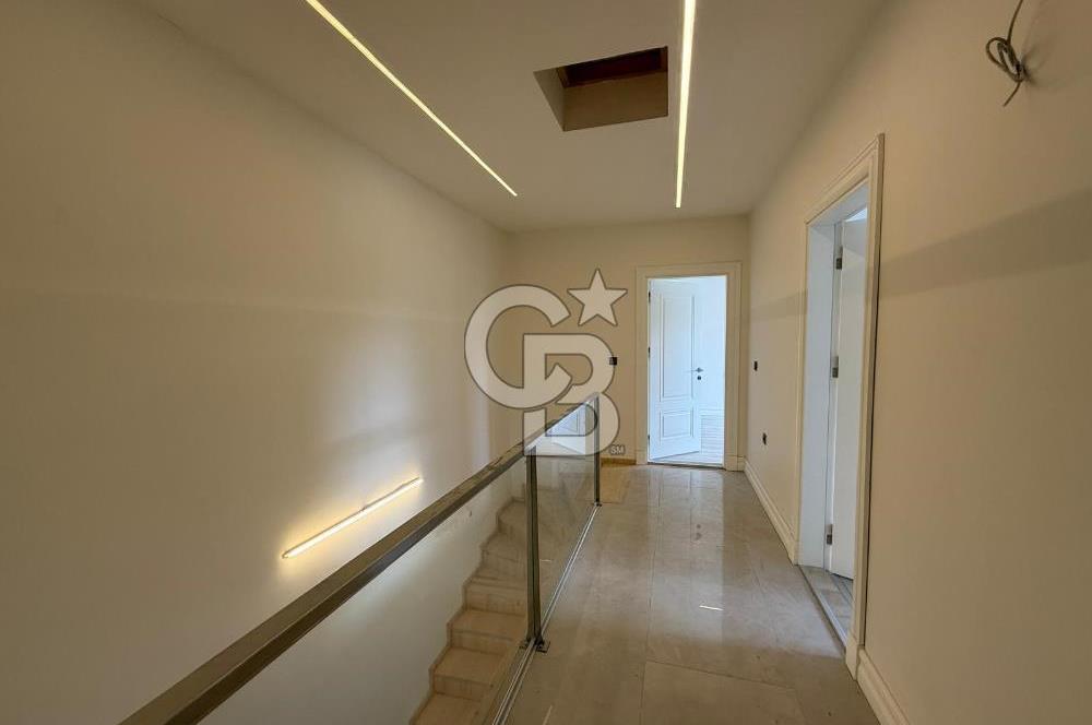 Çeşme Ilıca'da Satılık 4 + 1 Dubleks Villa