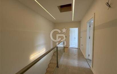 Çeşme Ilıca'da Satılık 4 + 1 Dubleks Villa