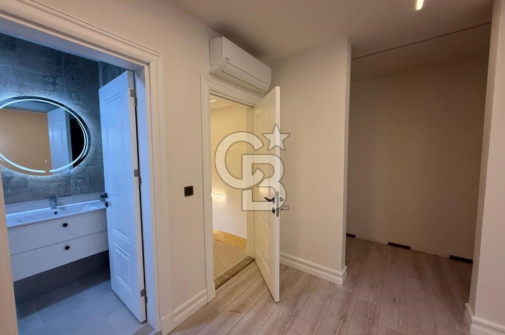 Çeşme Ilıca'da Satılık 4 + 1 Dubleks Villa