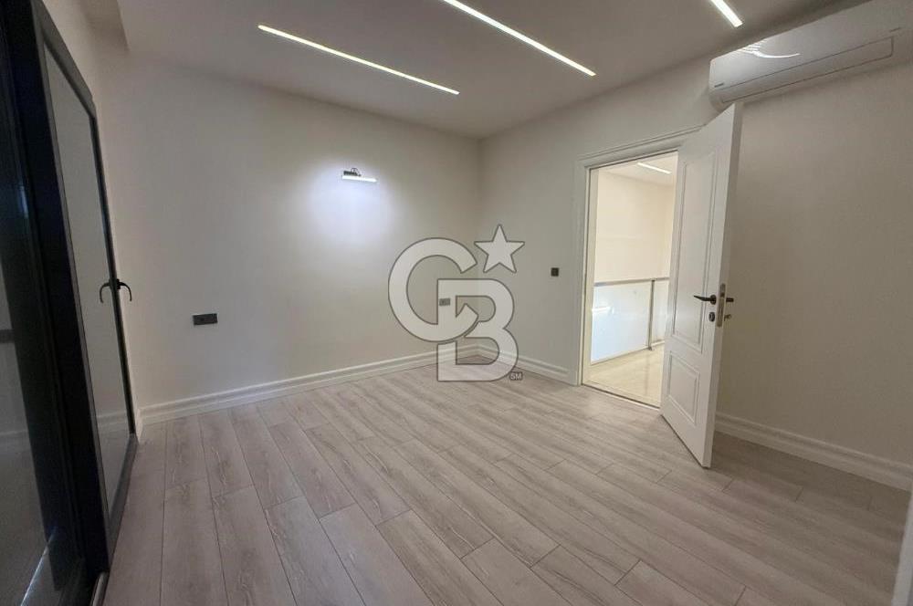 Çeşme Ilıca'da Satılık 4 + 1 Dubleks Villa
