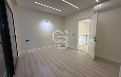 Çeşme Ilıca'da Satılık 4 + 1 Dubleks Villa