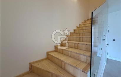 Çeşme Ilıca'da Satılık 4 + 1 Dubleks Villa