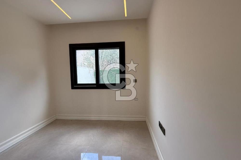 Çeşme Ilıca'da Satılık 4 + 1 Dubleks Villa