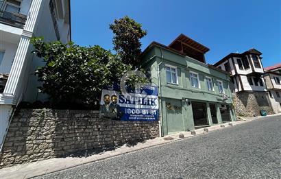 TAŞBAŞI GİRİŞİNDE DENİZ MANZARALI 3 PARSELLİ KİRALIK EV VE ARSA
