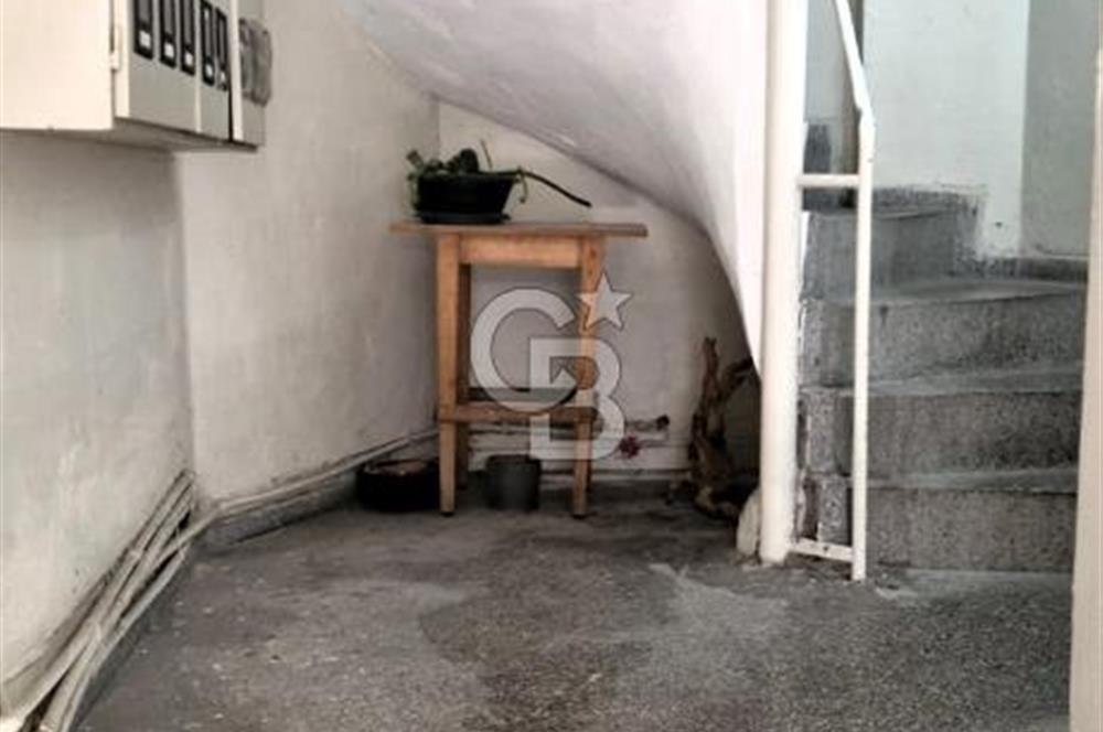 Alsancak'ta Harika Konumda 2+1 Ara Kat Daire